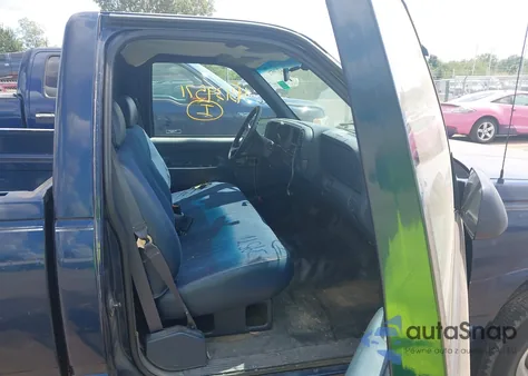 1998 Chevrolet Gmt-400 C1500 z USA, uszkodzony, nr VIN 1GCEC14W4WZ183201